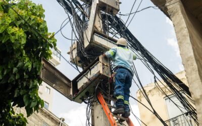 Edesur desmantela ocho módulos con conexiones irregulares en La Yuca