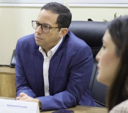 Ministro del MAP se reúne con la Asociación Dominicana de Rectores de Universidades para abordar fusión MESCyT-Minerd