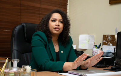 Juliana O’Neal “es necesaria la reforma por todos los préstamos tomados; aquí hay un déficit fiscal”