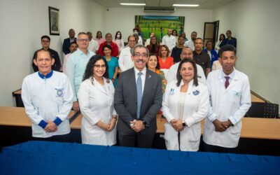 Jorge Asjana se reúne con docentes del Robert Reid y les presenta proyectos para la UASD
