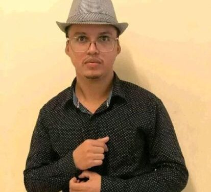 La crítica literaria frente a la adulación