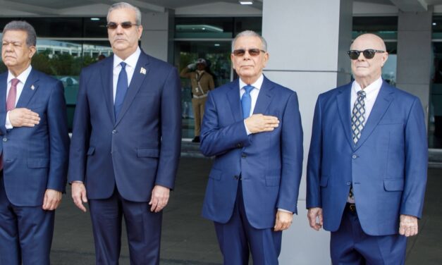 Histórico encuentro de expresidentes dominicanos marca inicio de una política de Estado frente a crisis haitiana