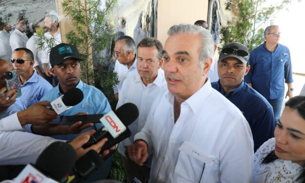 Presidente Abinader advierte que funcionarios no podrán hacer campaña o tendrán que renunciar