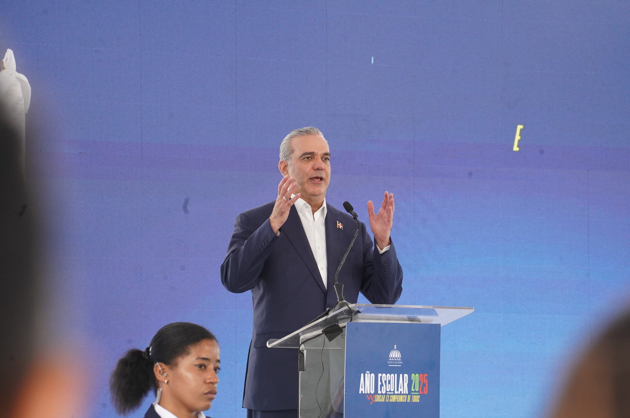 Presidente Abinader llama a los dominicanos a estar unidos, al amor y la solidaridad en esta Navidad y Año Nuevo