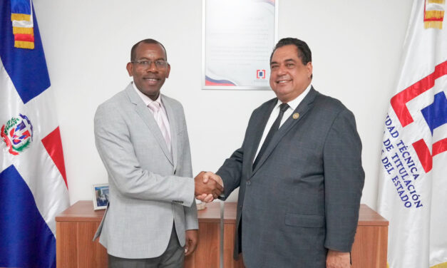 UTECT y Colegio de Notarios buscan fortalecer procesos de titulación