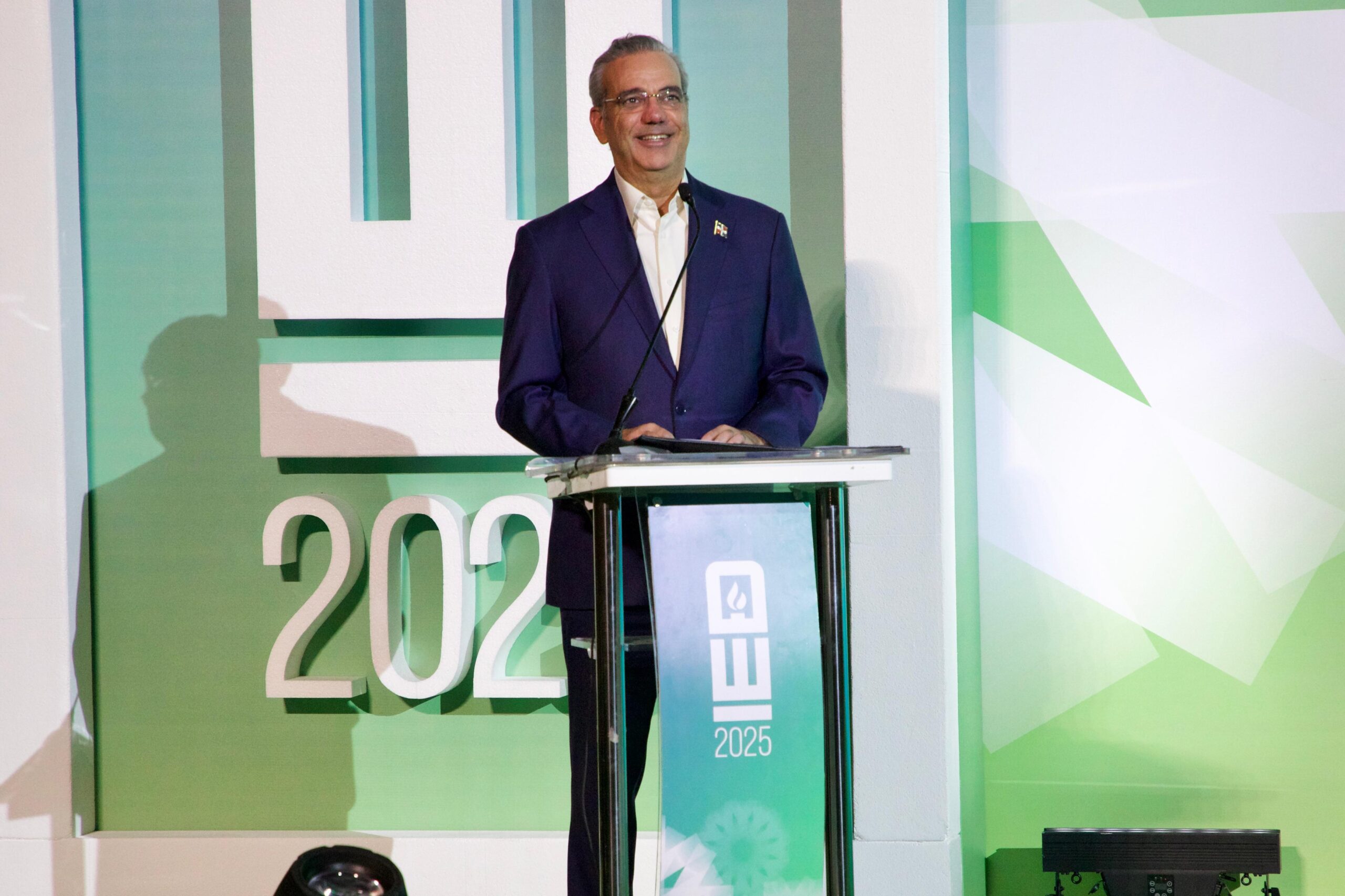 Abinader destaca récord histórico en inversión extranjera directa en la República Dominicana