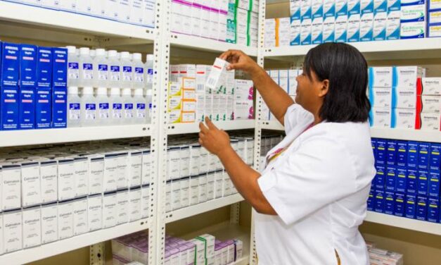 Gobierno afirma triplicó de 2,500 a 7,400 pacientes de medicamentos de alto costo desde 2020