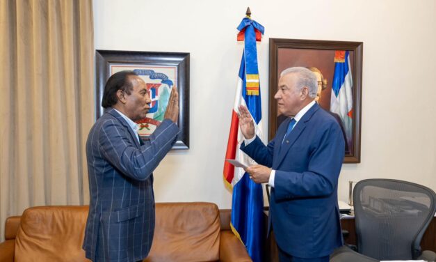 Ministro Bautista juramentó a Zorrilla Ozuna como director de Desarrollo Fronterizo 