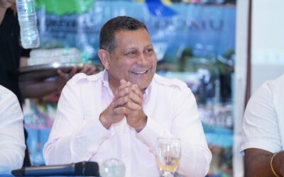 Presidente de Fedomu, Nelson Núñez agradece entrega de camiones a municipios y DM turísticos con mayor impacto de sargazo