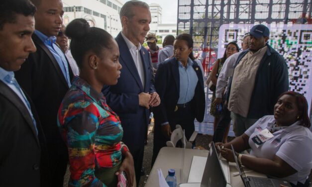 Presidente Abinader lanza programa “RD-Trabaja” con más de 7,000 vacantes disponibles de empleos formales