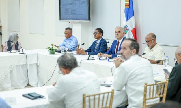 Comunidad estudiantil respalda la “Mesa de los cinco pilares” impulsada por el ministro Luis Miguel De Camps