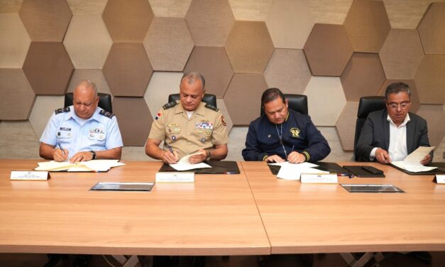 Ministerio de Defensa impulsa cooperación internacional en formación digital para las Escuelas Vocacionales junto a INTERLAT y la Universidad Militar Nueva Granada