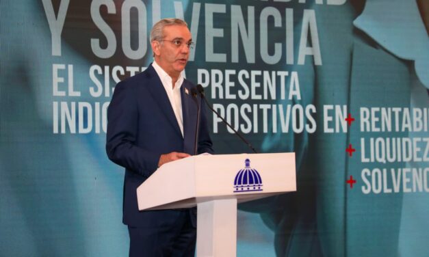 Abinader destaca estabilidad del sistema financiero nacional con activos superiores a los RD$4 billones y crecimiento ininterrumpido de 85.6%