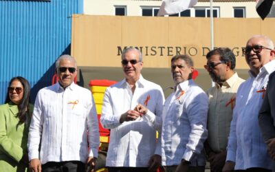 Abinader entrega maquinarias modernas para reducir mano de obra extranjera e impulsar mecanización del campo
