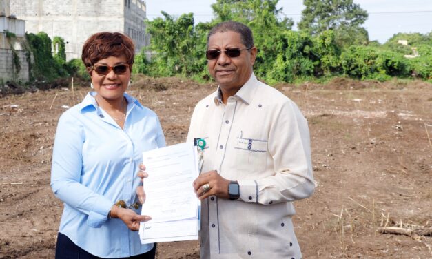 Directora del INAIPI recibe del presidente Luis Abinader terrenos para construir CAIPI en favor de la niñez vulnerable en Andrés, Boca Chica