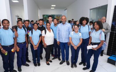 Energía y Minas impulsa cultura de uso responsable y transición energética en feria educativa nacional