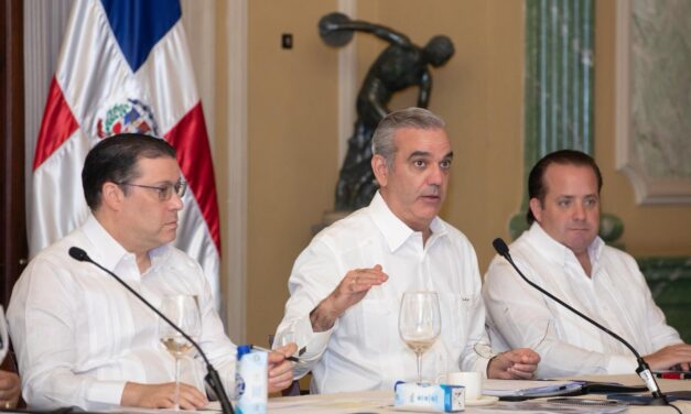 Presidente Luis Abinader anuncia que el Gobierno mantendrá sin variación precios de los combustibles para la presente semana