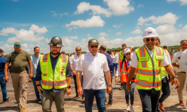Paliza supervisa avances en Cabo Rojo; aeropuerto estará listo en febrero del 2027