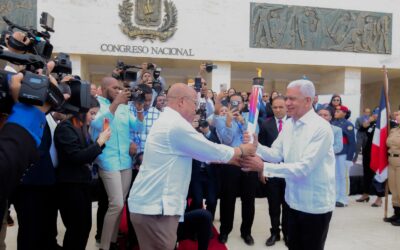 Presidente del Senado  recibe antorcha de los XXV Juegos Centroamericanos y del Caribe Santo Domingo 2026
