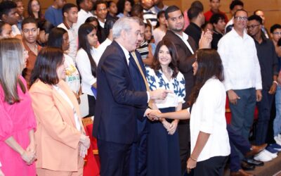 Presidente Abinader entrega reconocimientos del Indotel a más de 170 estudiantes destacados en el concurso “Buscamos el Talento del Futuro”, que impulsa las vocaciones STEM en la juventud dominicana