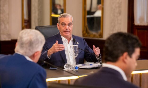 Presidente Abinader anuncia ampliación del Acueducto del Cibao Central y solución a la distribución de agua en Santo Domingo